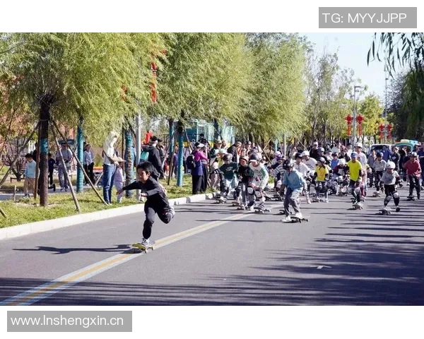 广州城市马拉松精彩点评：滑板队展现力量与激情的完美结合