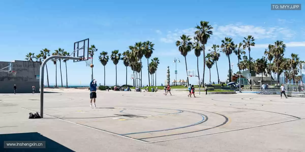 锁定屏幕，见证每一秒的心跳！📺 实时直播，与千万球迷同频共振！